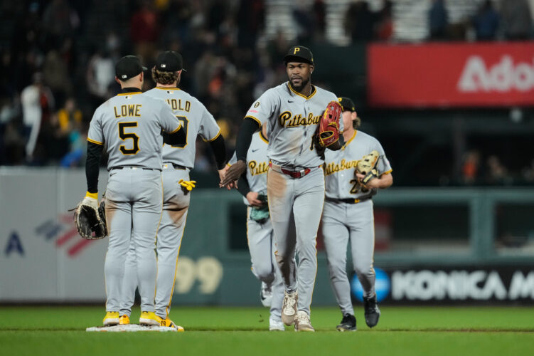 Pirates get a season-high 20 hits and batter the Giants 13-3